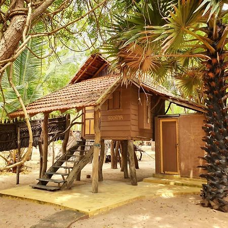 Light House Beach Hut Komari Esterno foto