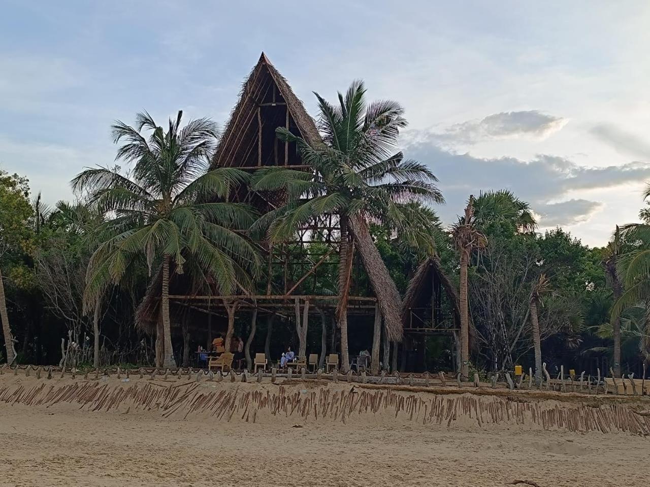Light House Beach Hut Komari Esterno foto