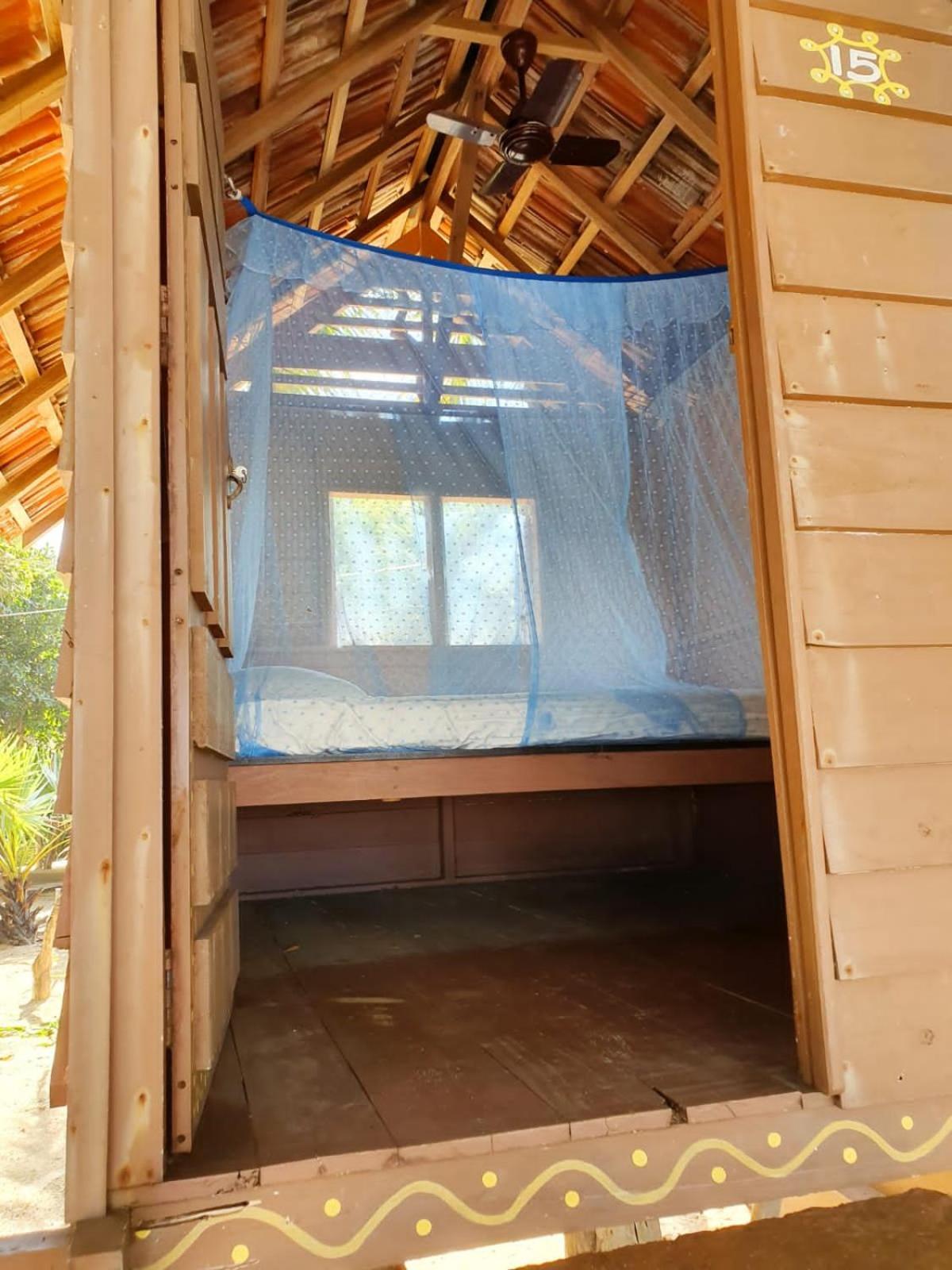 Light House Beach Hut Komari Esterno foto
