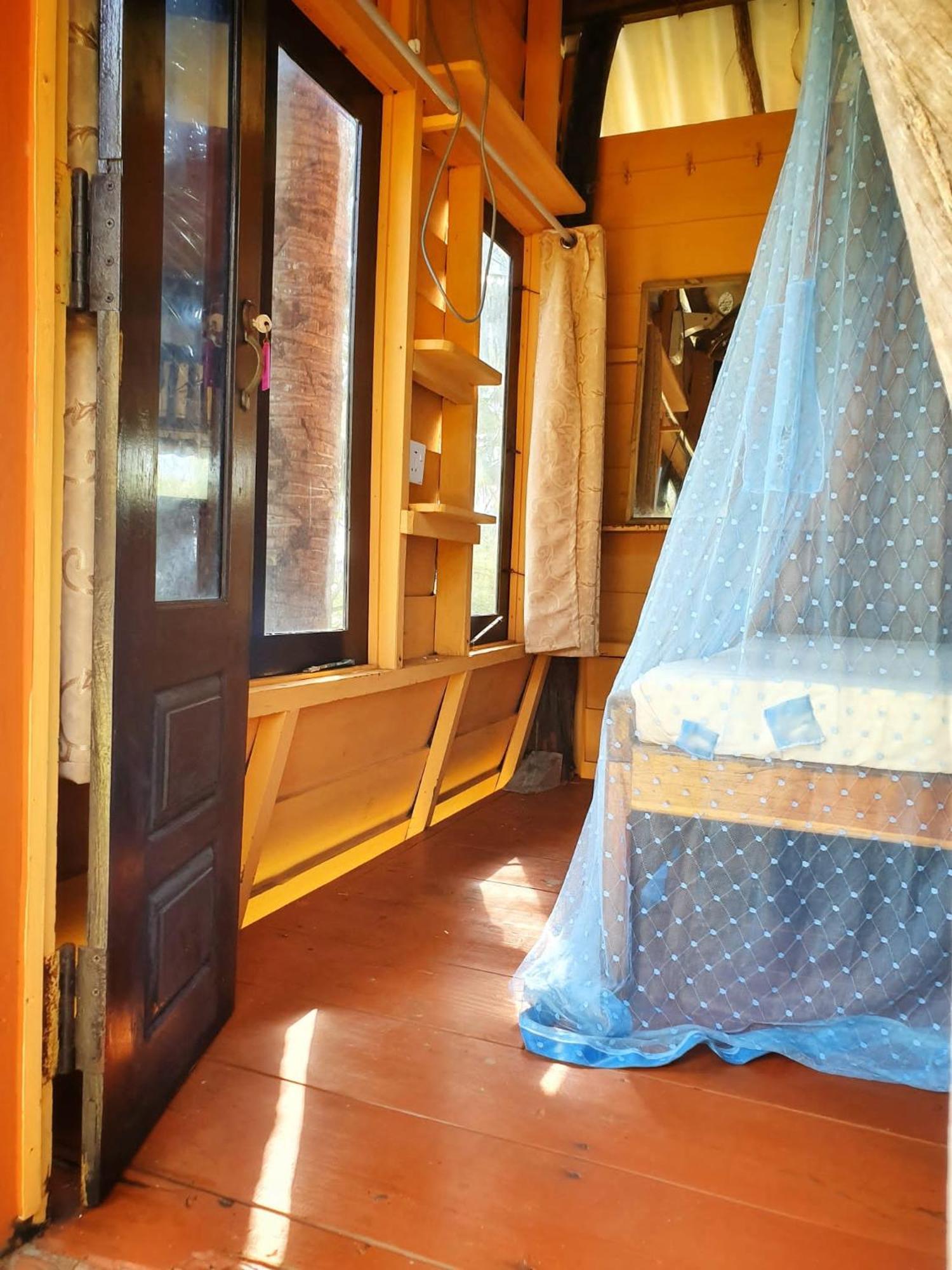 Light House Beach Hut Komari Esterno foto
