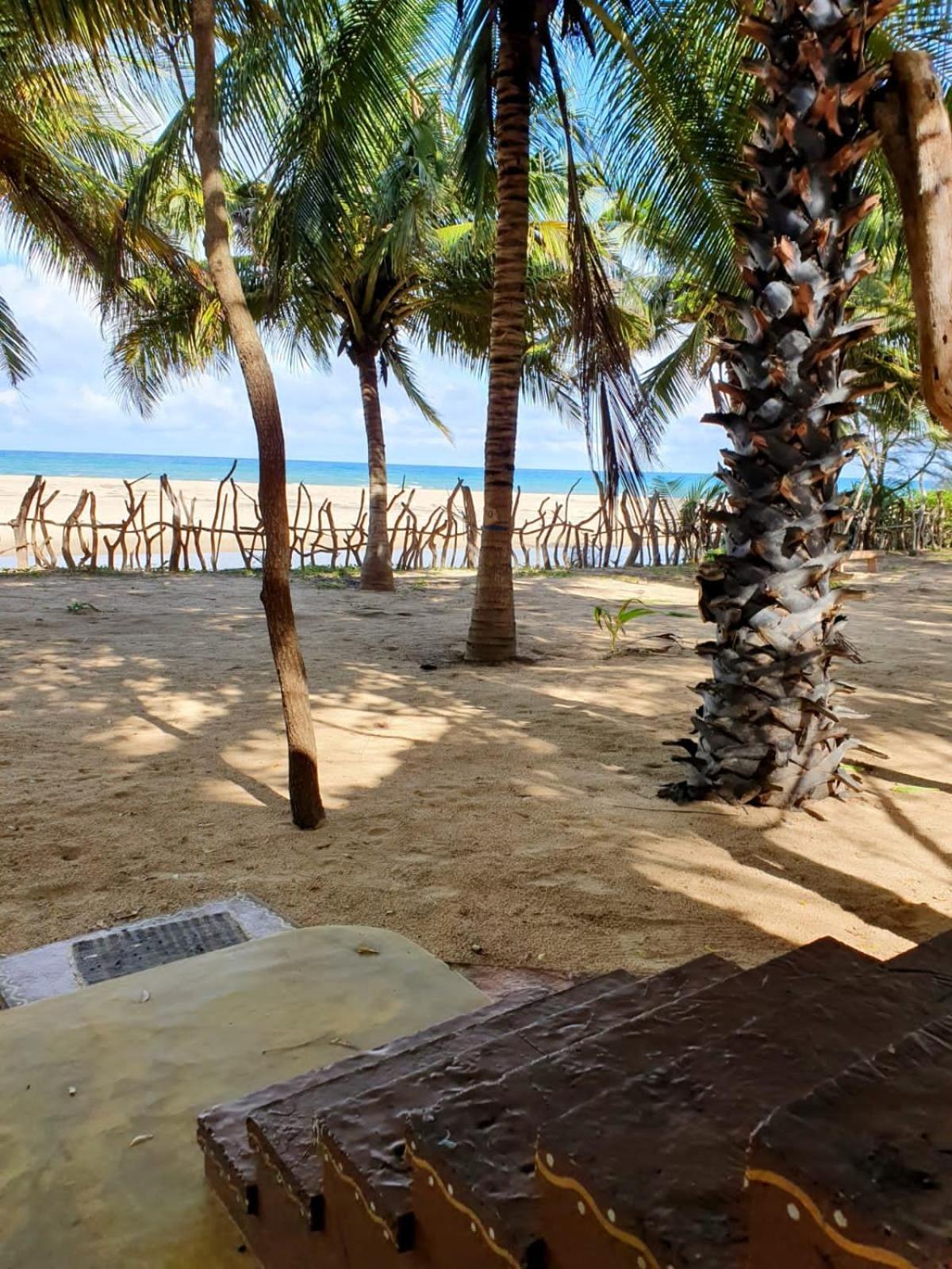 Light House Beach Hut Komari Esterno foto