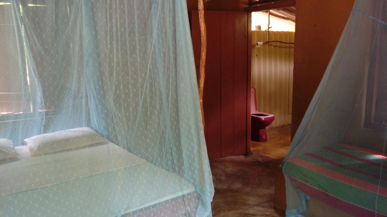 Light House Beach Hut Komari Esterno foto