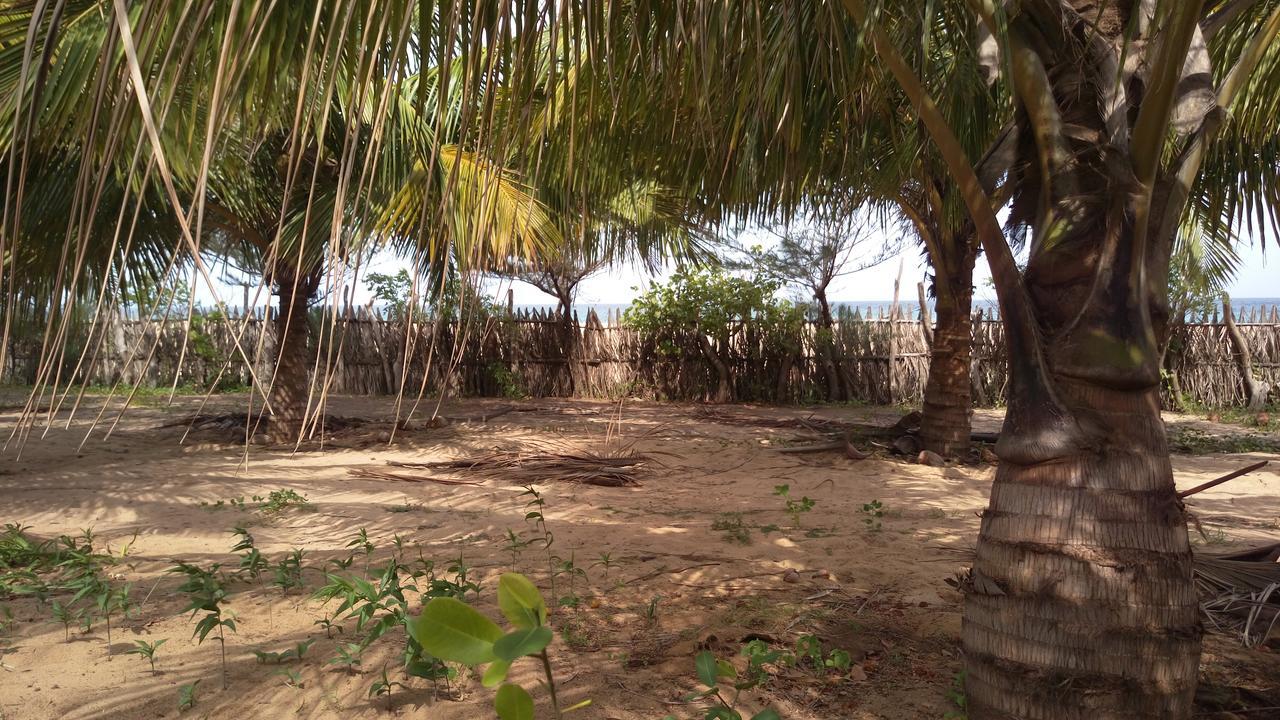 Light House Beach Hut Komari Esterno foto