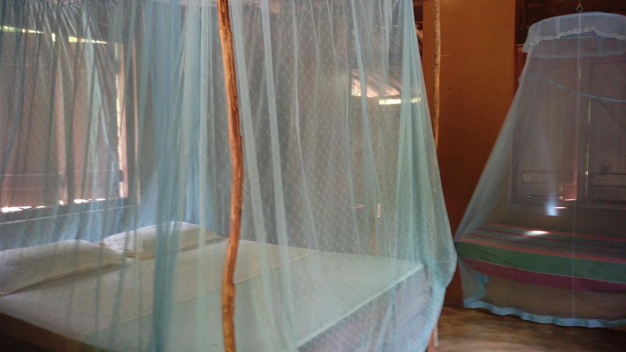Light House Beach Hut Komari Esterno foto