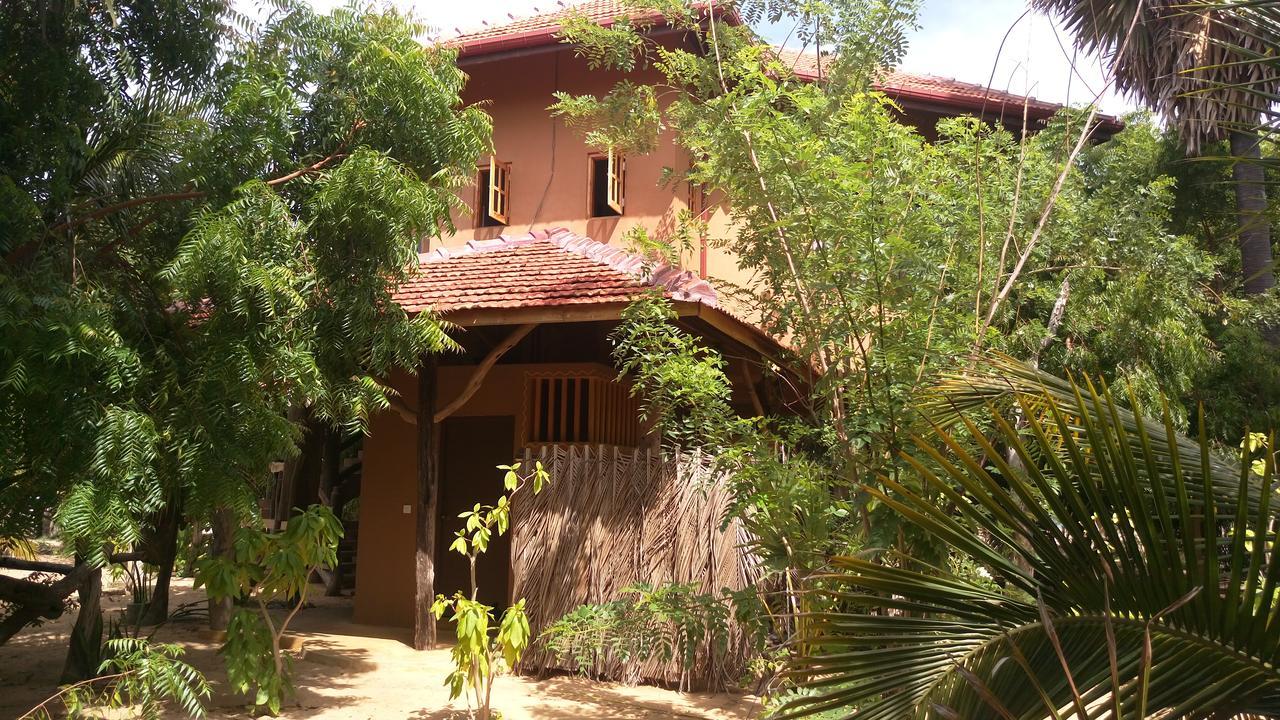 Light House Beach Hut Komari Esterno foto