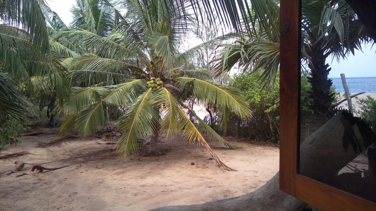 Light House Beach Hut Komari Esterno foto